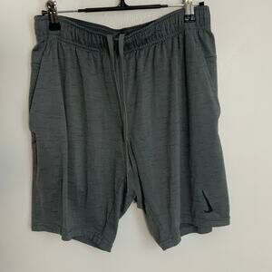 Nike Men's‎ shorts size small